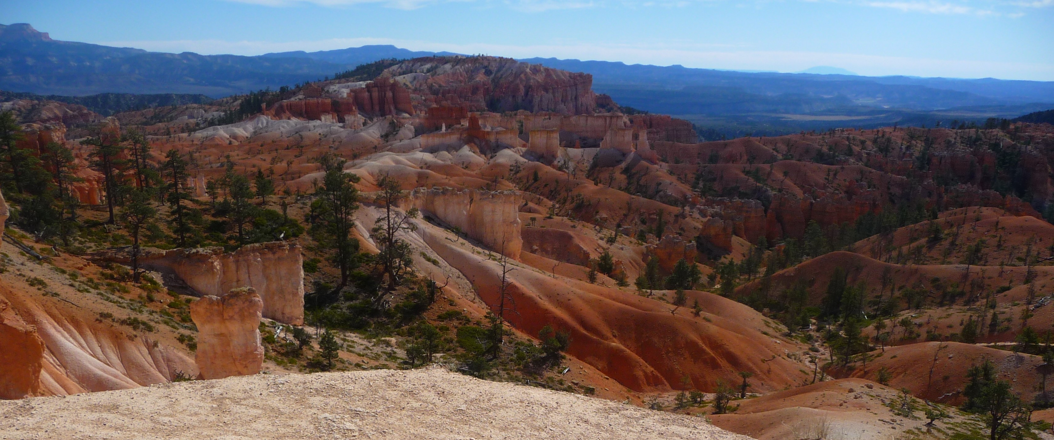 Bryce Canyon_Queen's Garden Trail_Downhill_Panorama