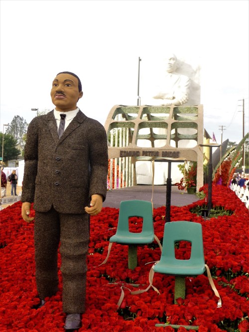 Rose Parade Viewing_Keeping the Promise Float_2